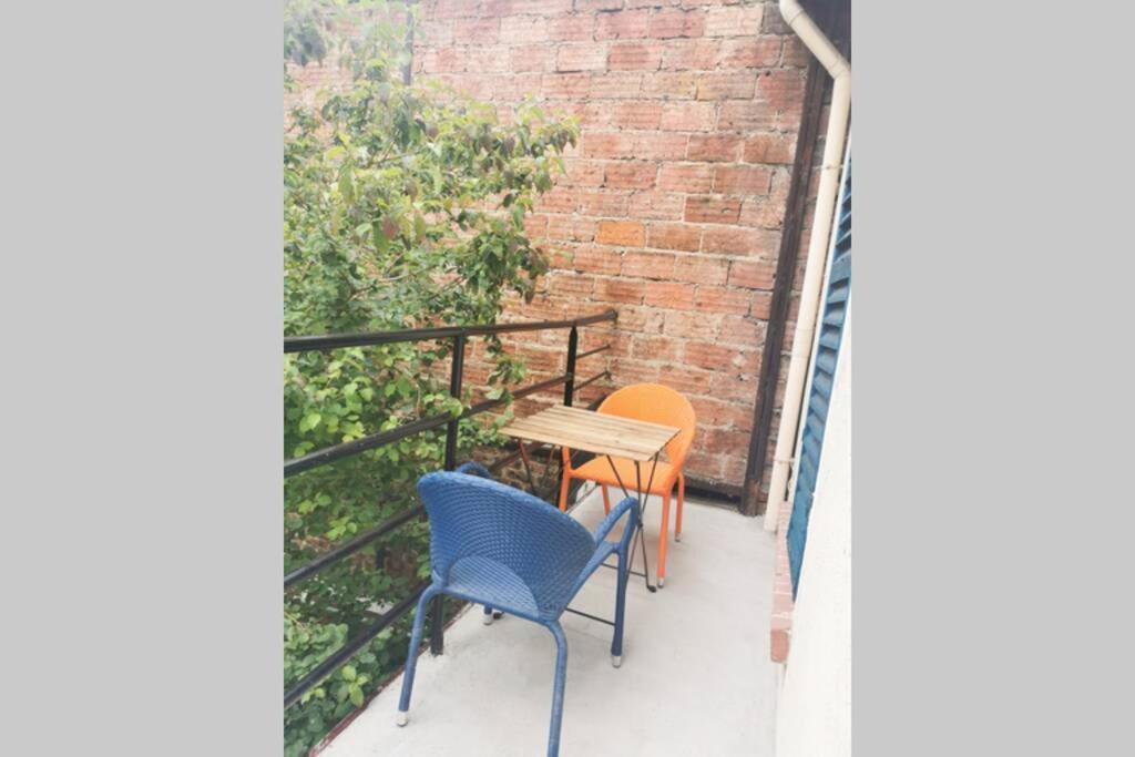 #4 Joli Appartement A 2 Pas Du Metro Et Paris 20 Bagnolet Dış mekan fotoğraf